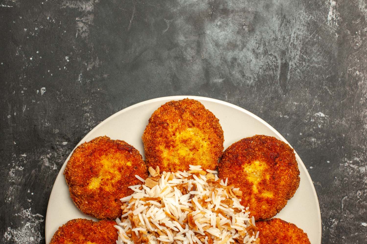 Rösti i airfryer – gylne og sprø potetkaker tilberedt med minimal olje.