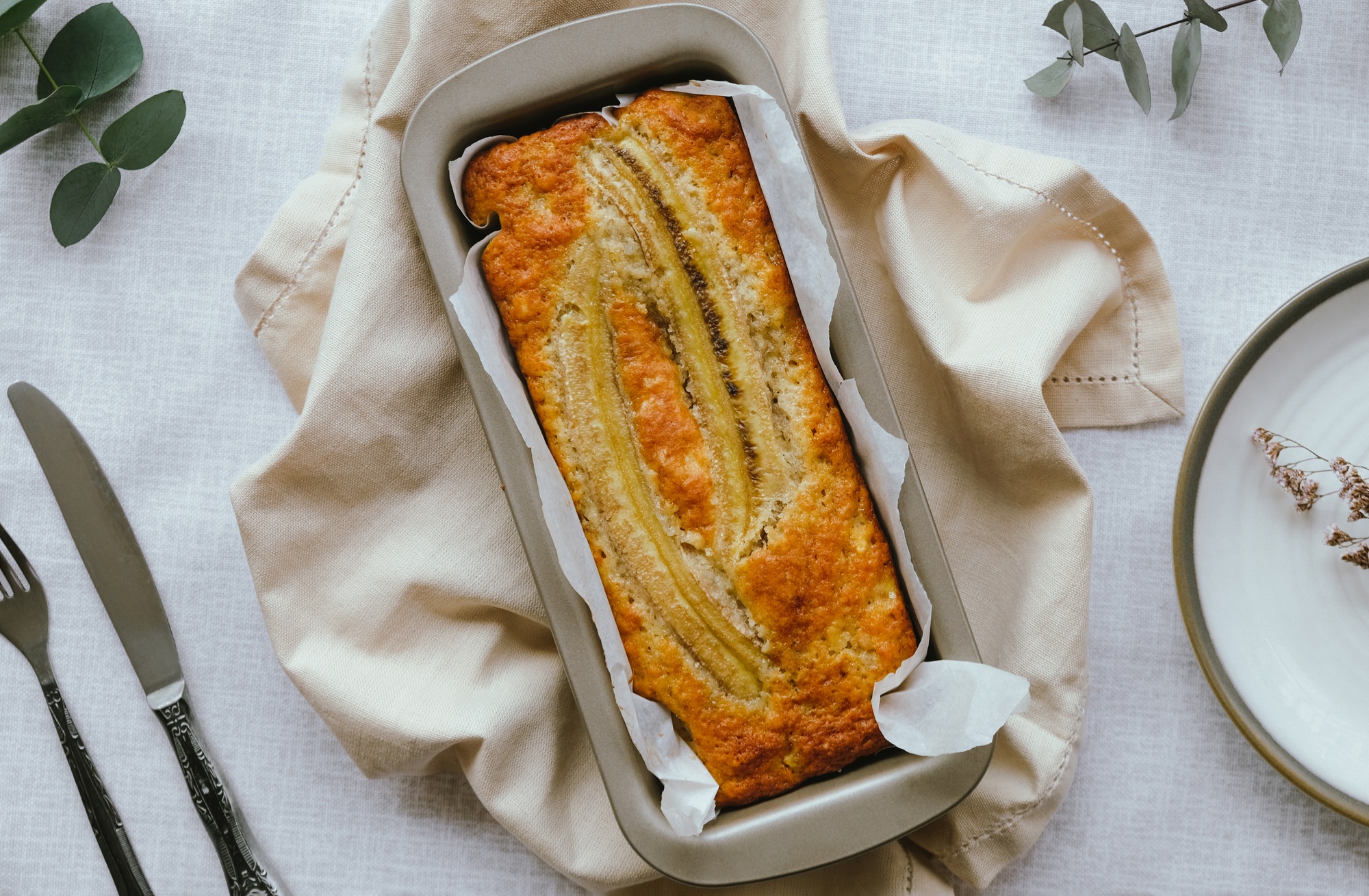 Bananbrød i airfryer – saftig og gyllent brød laget med modne bananer.